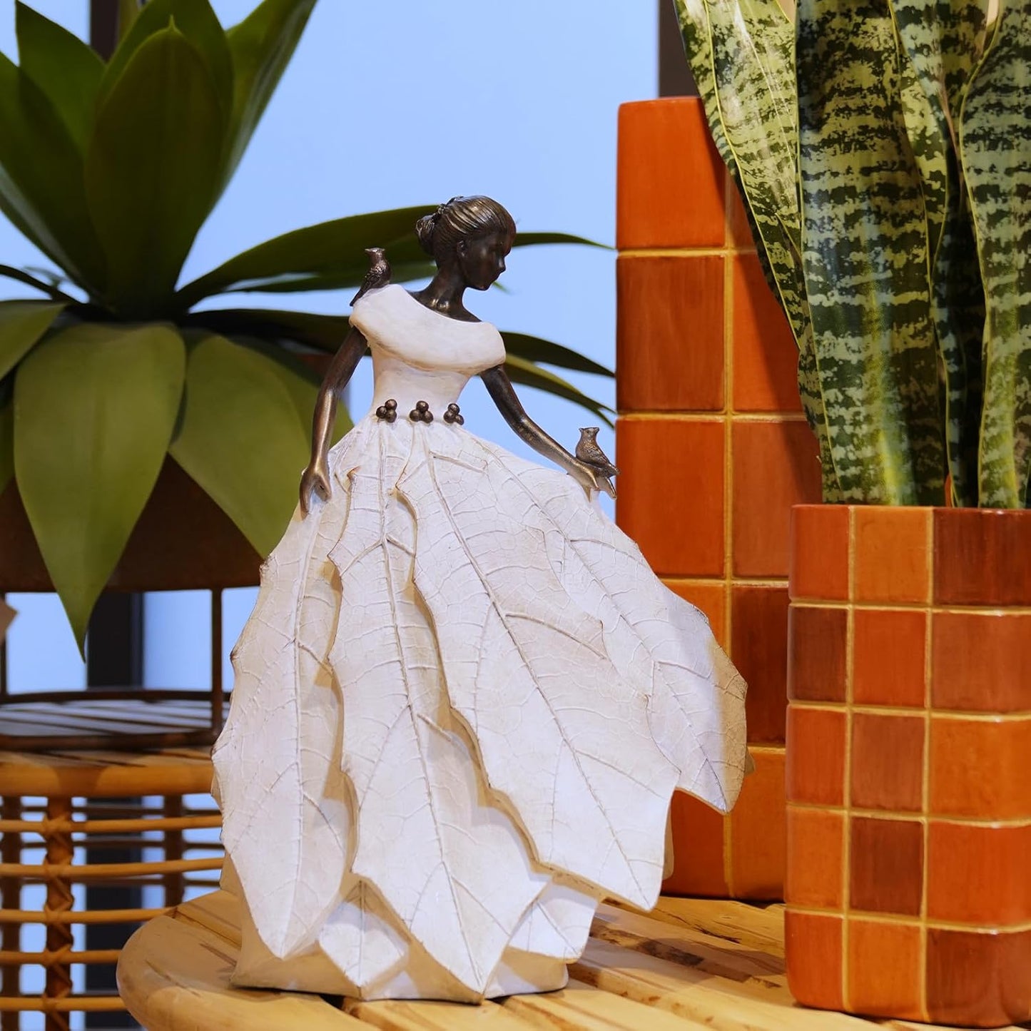 DiliComing Fairy Garden Accessories Outdoor Statue - Table Decor for Living Room Garden Maiden Bookshelf Decor Xmas Resin Holly Leaves Maiden White Statue 10.5 * 6.0 * 14.5 Inch