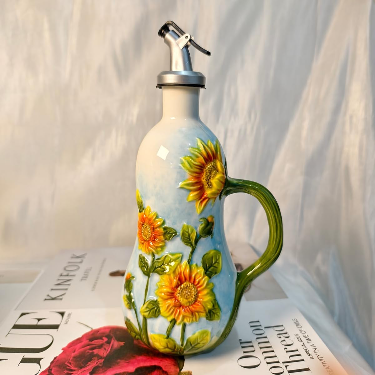 18 Oz Hand Painted Relief Ceramic Olive Oil Bottle Dispenser for Kitchen, Oil and Vinegar Bottle, Seasoning Bottle with Stainless Steel Nozzle, 540mL Oil Container with Handle for Cooking, Light Proof