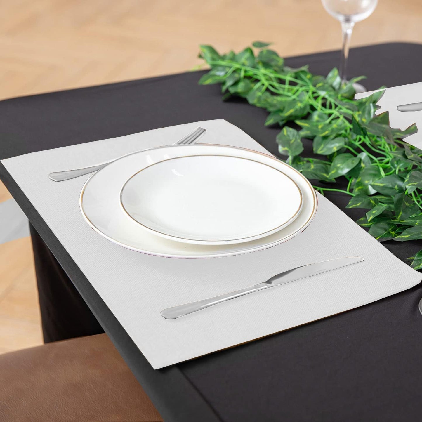 Cloth Placemats Set of 8, Linen Type Fabric Placemats Machine Washable Heat Resistant Placemats Wrinkle Free Thick Polyester Kitchen Place Mats for Dining Table (White)