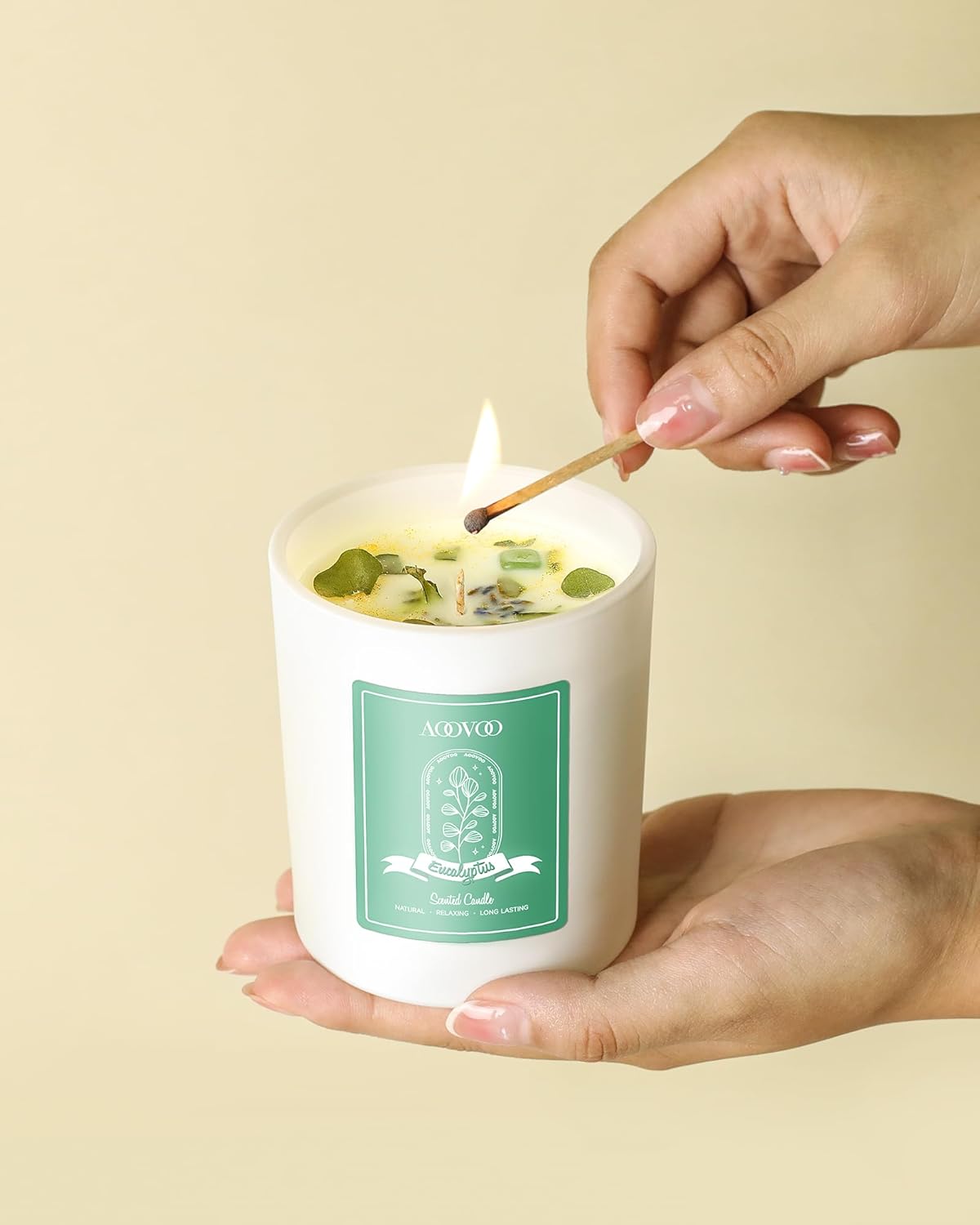 AOOVOO Eucalyptus Mint Scented Candles for Women - Aromatherapy Candle with Crystals Inside, 10oz Soy Candles for Home Scented, Mothers Day Birthday Gifts Candle for Women Mom