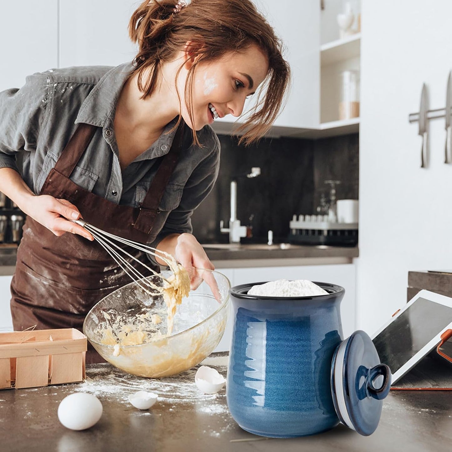 Hasense Ceramic Canister with Airtight Lid for Kitchen Counter, 88 Ounce Large Ceramic Food Storage Jar with Seal Ring for Serving Flour, Grain, Cereal, Pasta, Coffee, Sugar, Tea and Spice, Navy