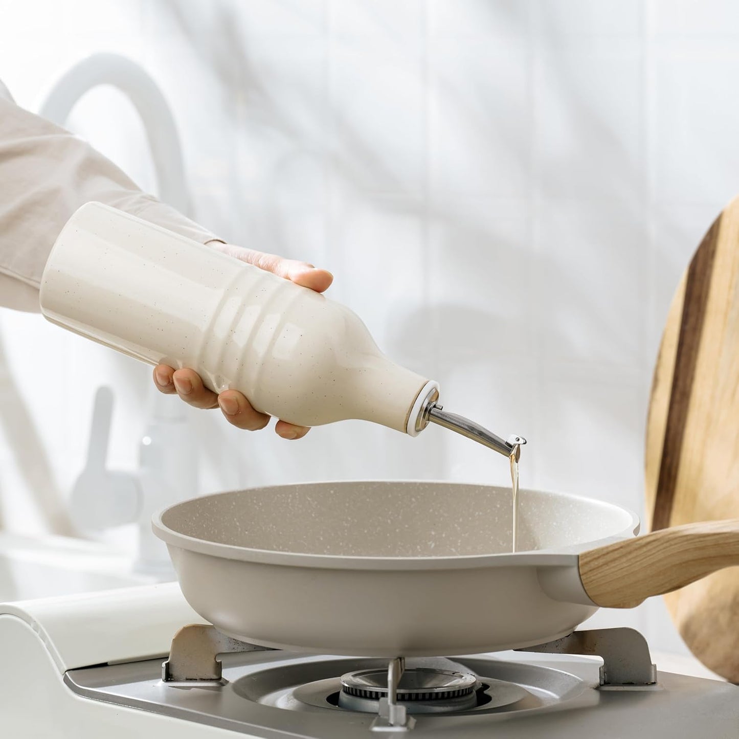 famiware Jupiter 16oz Ceramic Olive Oil Dispenser Bottle, Olive Oil and Vinegar Dispenser Bottle Set of 2 with Stainless Steel Pourers, Suitable for Storage Vinegar, Liquids, Vanilla White