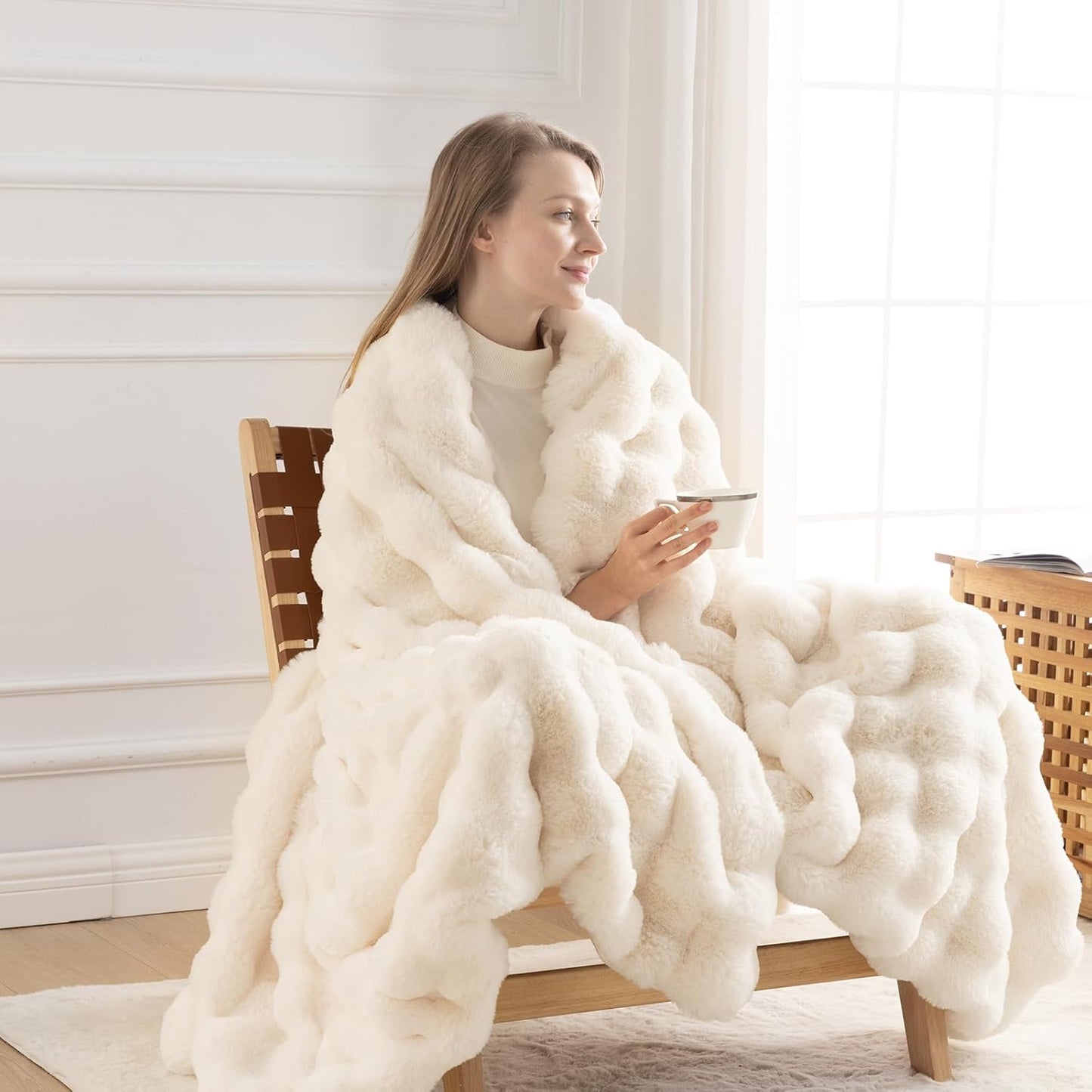 Cozy Faux Fur Throw Blanket for Couch-Warm Fuzzy Throw Blanket, Soft Plush Thick Bubble Blankets for Bedroom and Living Room, Furry Luxury Blanket, 50 x 60, Cream