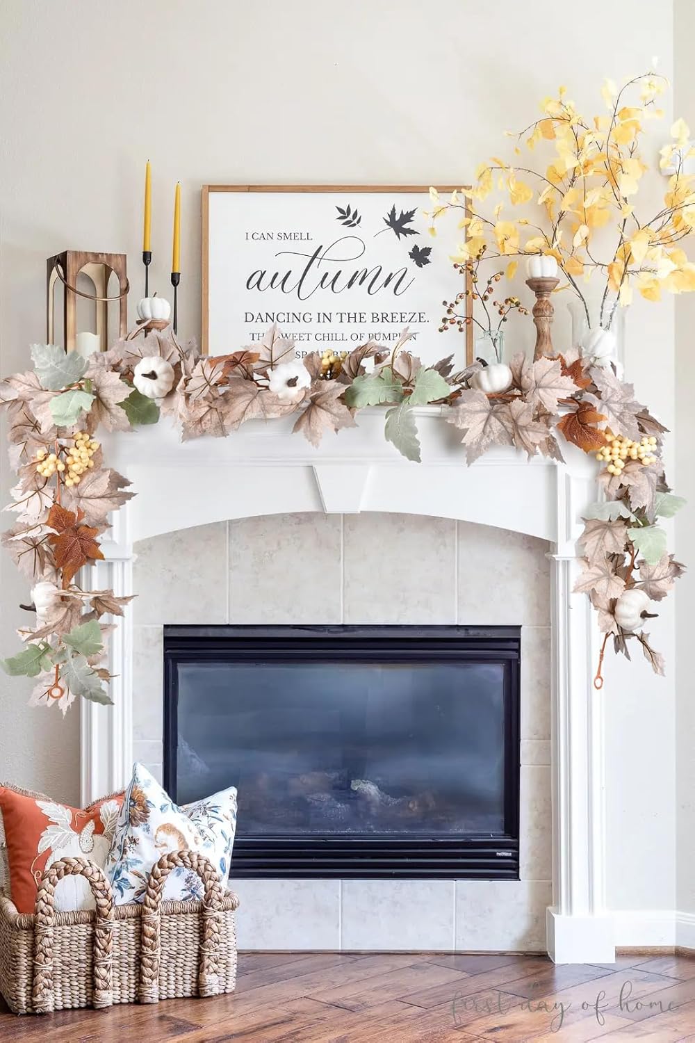 DearHouse Pumpkin Fall Maple Leaf Garland, 6Ft Hanging Vine White Maple Garland Artificial Autumn Foliage Thanksgiving Decor for Home Wedding Fireplace Party Christmas