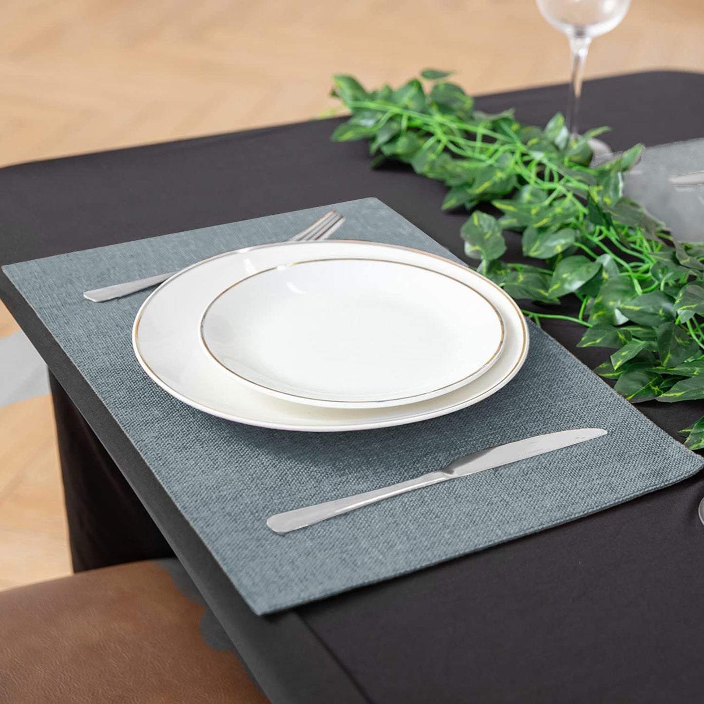 Cloth Placemats Set of 8, Linen Type Fabric Placemats Machine Washable Heat Resistant Placemats Wrinkle Free Thick Polyester Kitchen Place Mats for Dining Table (Light Gray)