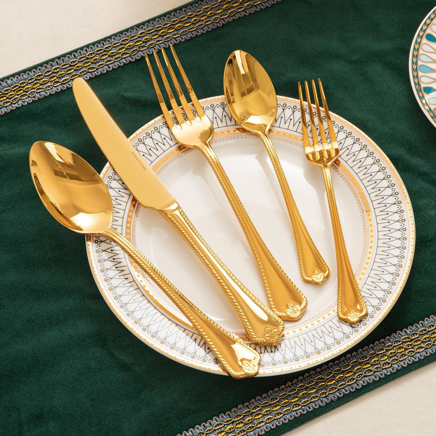 KINGSTONE Gold Silverware Set, 40-piece 18/10 Stainless Steel Flatware Set Cutlery Set for 8, for Kitchen, Home, Wedding, Party, Mirror Polished and Dishwasher Safe, Featured Gifts