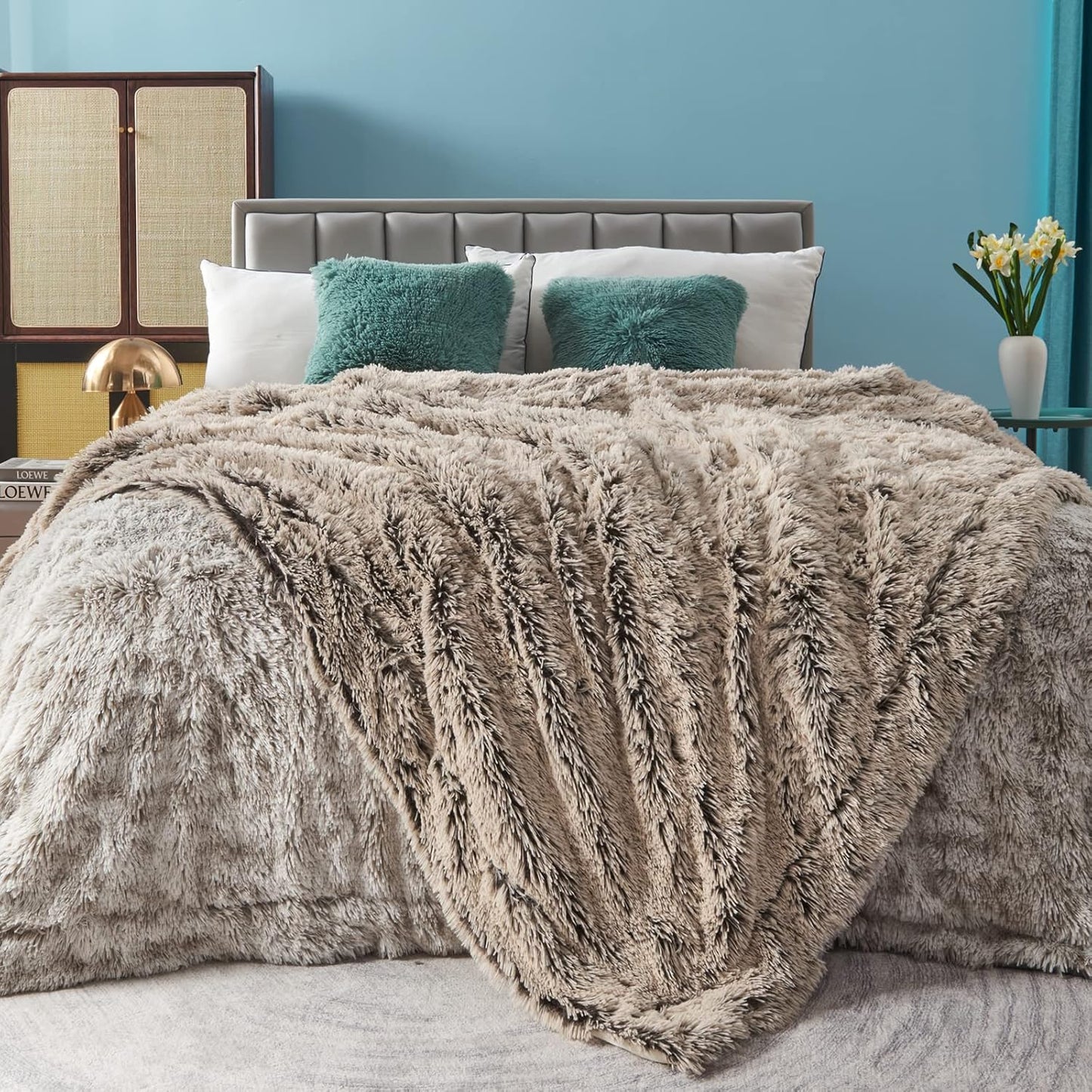 GONAAP Fuzzy Faux Fur Throw Blanket Frosty Brown Super Soft Cozy Plush Fuzzy Shaggy Blanket for Couch Sofa Bed (Frosty Brown, Throw(50"x60"))