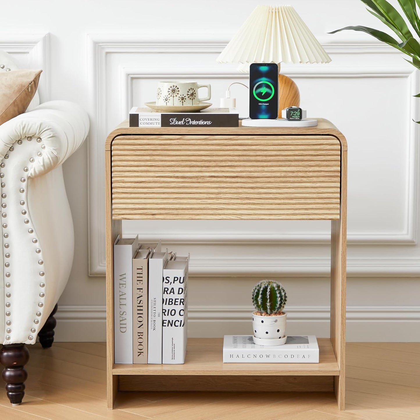 Fluted Nightstand with Charging Station, Mid Century Modern Bed Side Table End Table with Drawer Storage, Large Wooden Night Stands Bedside for Bedroom Living Room Sofa Office, Natural