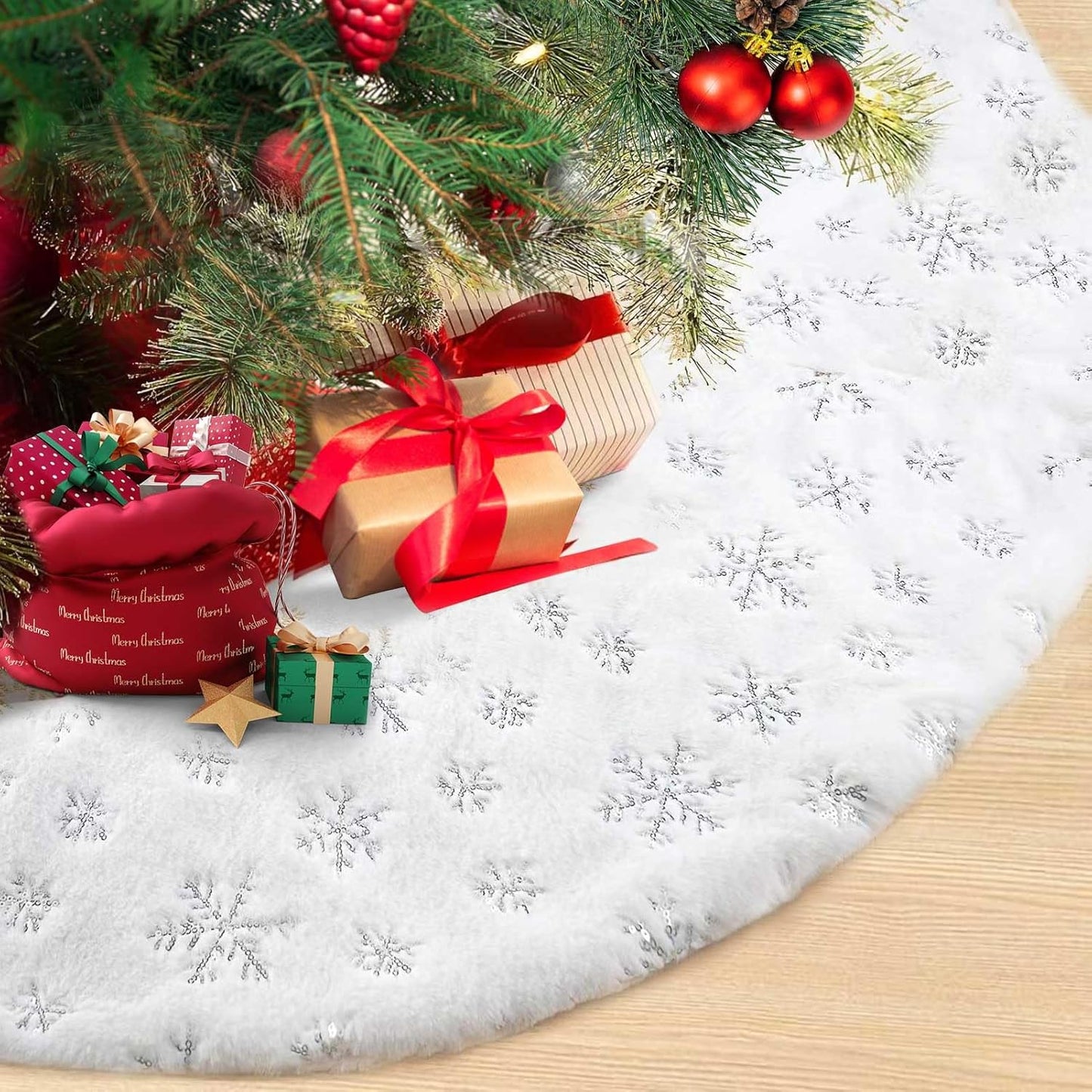 Christmas Tree Skirt, 48 Inch White Luxury Faux Fur & Silver Sequin Snowflakes, 4ft Xmas Tree Skirt for Holiday Tree Ornaments Christmas Party Home Decorations