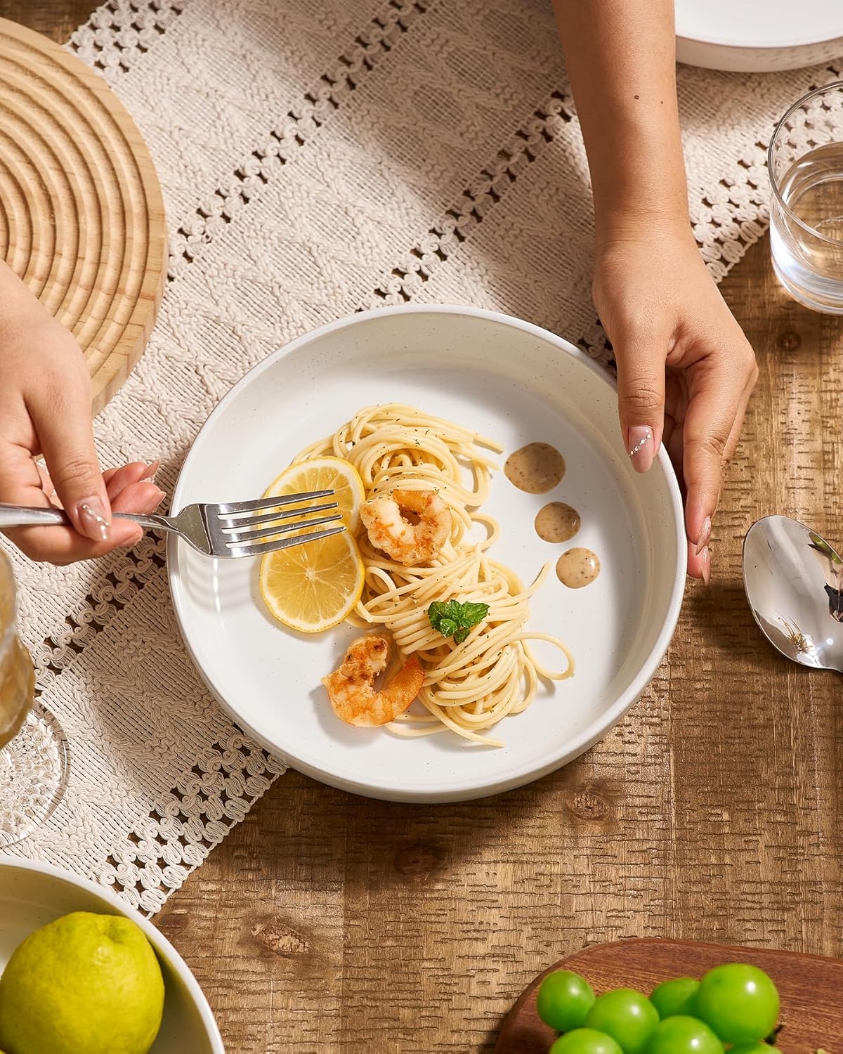 famiware Milkyway 33 oz Bowl Set, Pasta Bowls Set of 4, Salad Bowls Perfect for Your Friend for Housewarming, Thanksgiving, Christmas, White