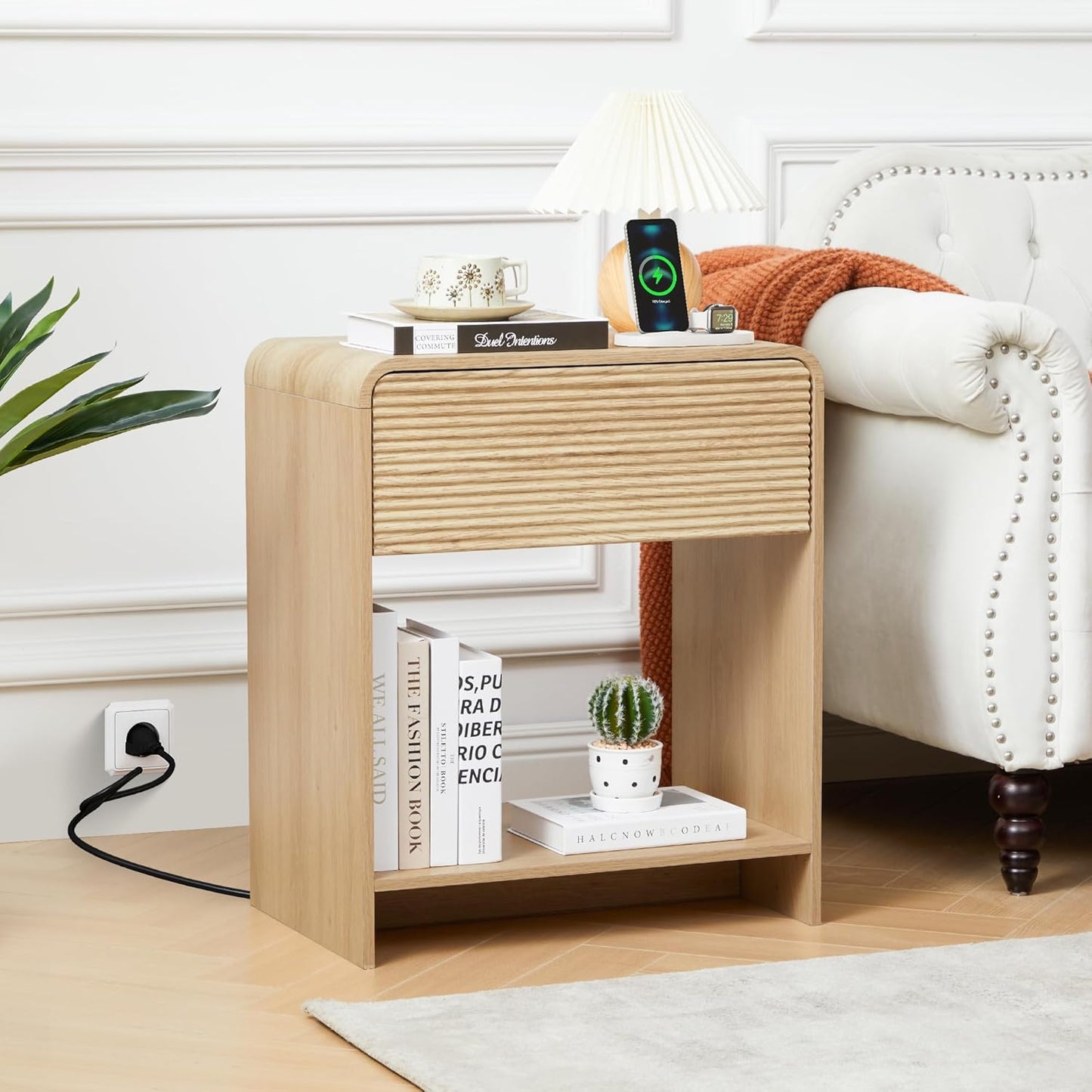 Fluted Nightstand with Charging Station, Mid Century Modern Bed Side Table End Table with Drawer Storage, Large Wooden Night Stands Bedside for Bedroom Living Room Sofa Office, Natural