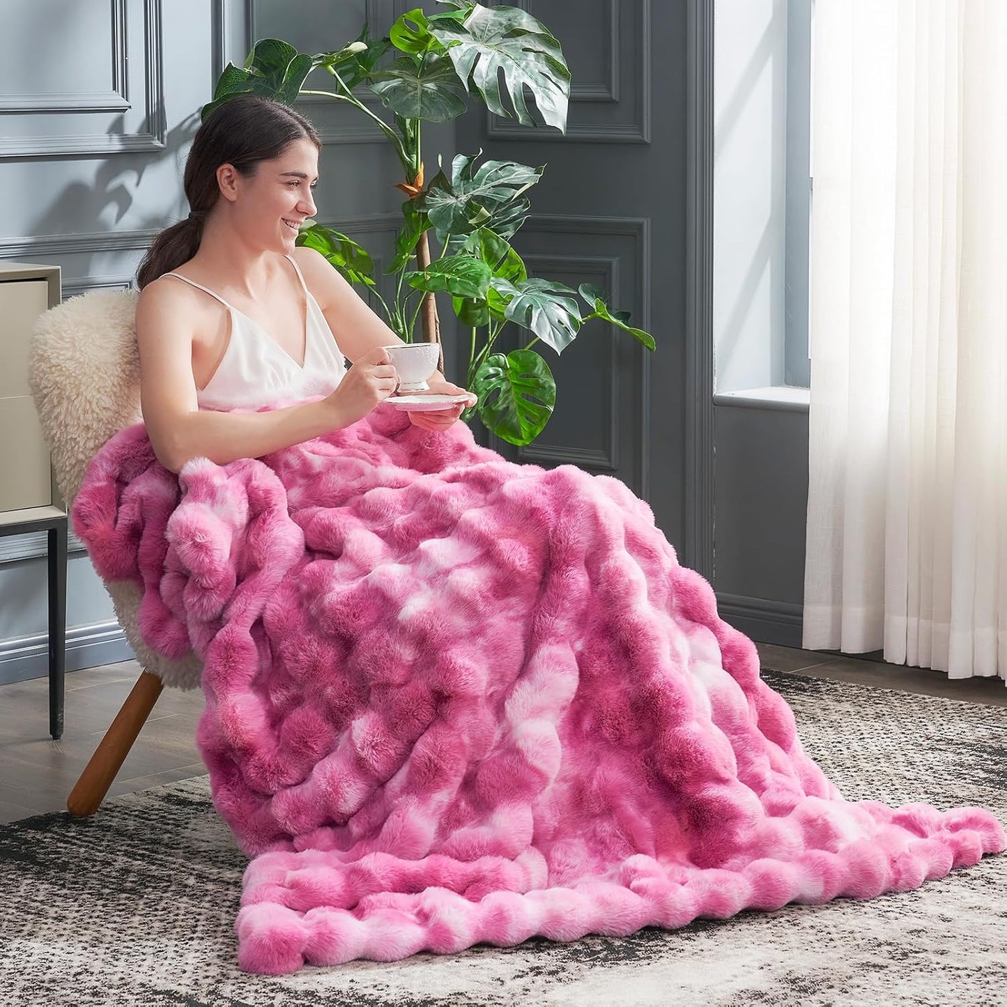 Cozy Bliss Faux Fur Throw Blanket for Couch, Fuzzy Soft Plush Thick Bubble Blanket for Sofa Bedroom Living Room, 50 * 60 Inches Tie Dye Pink