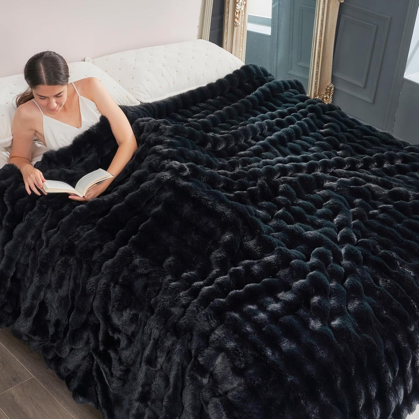 Cozy Bliss Faux Fur Throw Blanket for Couch, Fuzzy Soft Plush Thick Bubble Blanket for Sofa Bedroom Living Room, 108 * 90 Inches Black