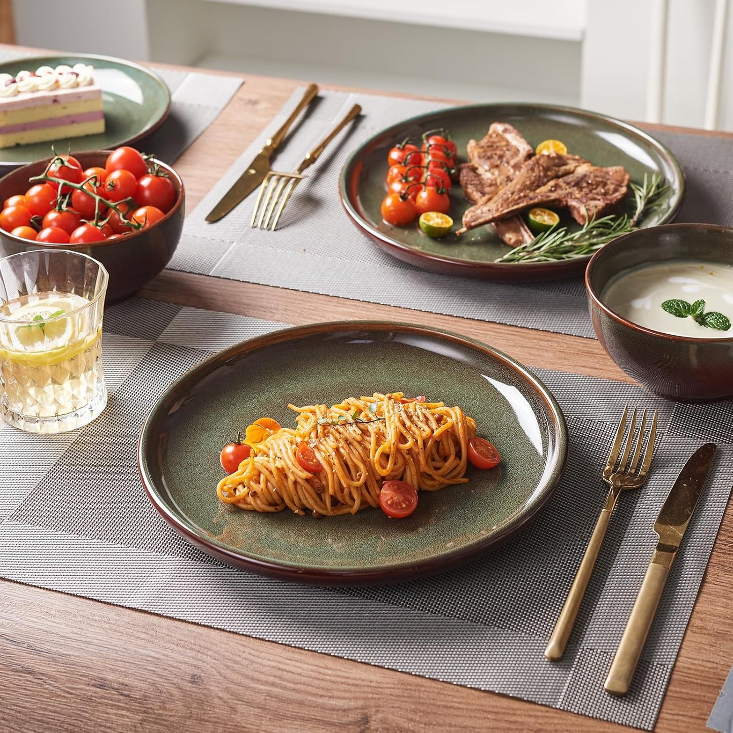 Stoneware Dinnerware Sets for 6, 18 Pieces Ceramic Plates and Bowls Sets, Chip and Scratch Resistant Dish Set, Dishwasher & Microwave Safe Plate Set, Brown Green