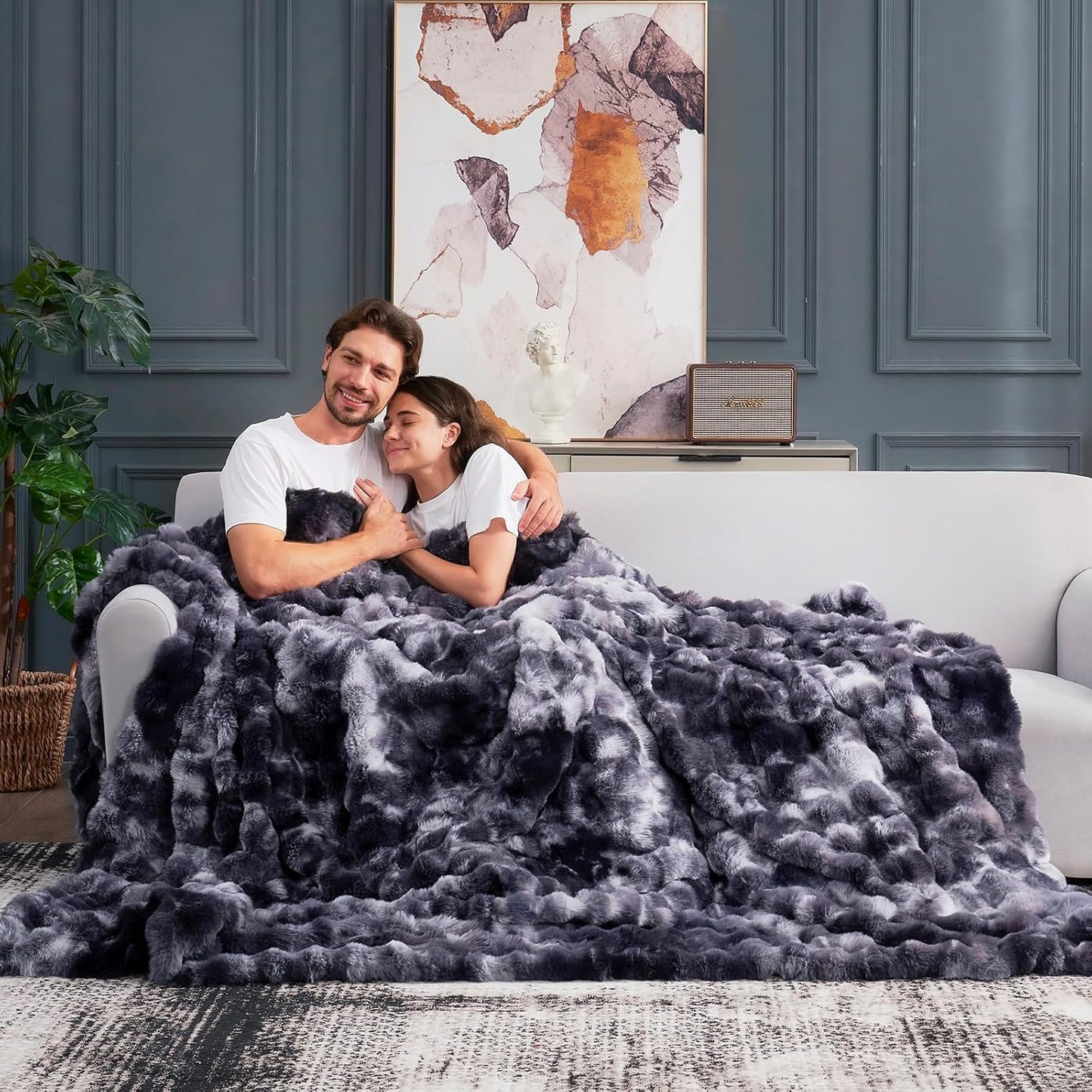 Cozy Bliss Faux Fur Throw Blanket for Couch, Fuzzy Soft Plush Thick Bubble Blanket for Sofa Bedroom Living Room, 90 * 90 Inches Tie Dye Black