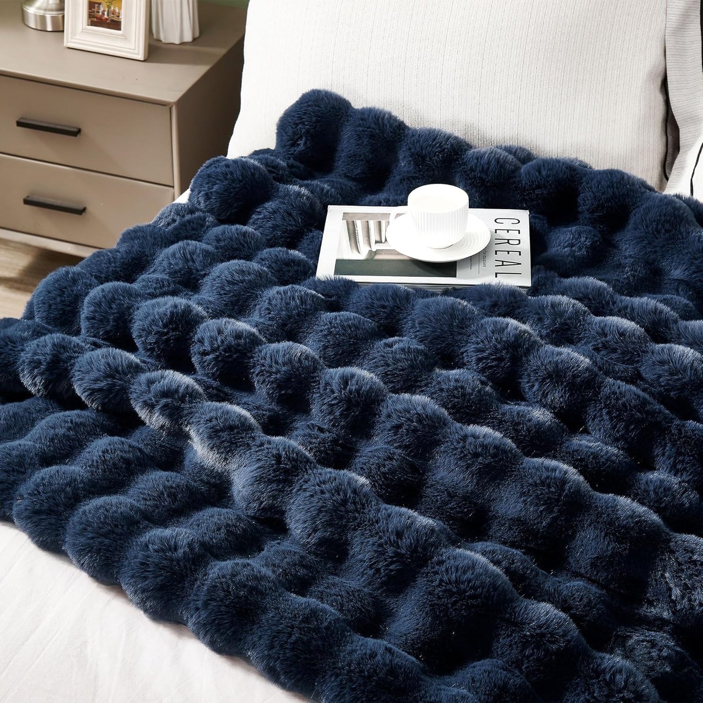 DREAMNINE Large Soft Thick Fuzzy Bubble Faux Rabbit Fur Blanket Full Size 70" x 80",Double Sided Comfy Plush Warm Shaggy Fluffy Blankets, Luxury Big Cozy Cute Textured Furry Blanket for Bed, Navy Blue