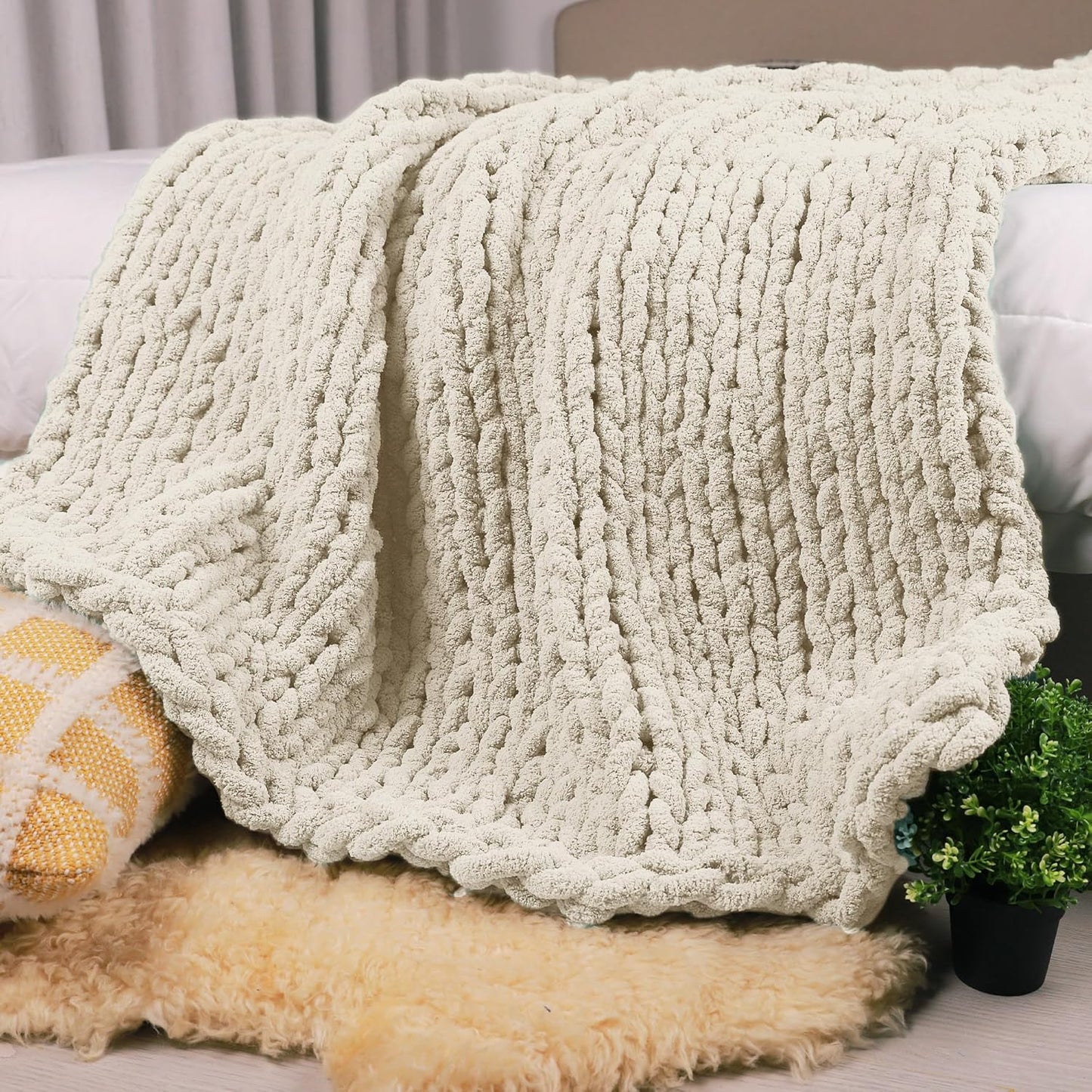 Carriediosa Chunky Knit Throw Blanket 60" X 80" Twin, 100% Hand Made Large Chenille Loop Yarn Soft Fluffy Throws for Couch Sofa Bed, Big Crochet Cozy Heavy Thick Cable Woven Blanket, Light Beige